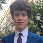 Estudiante de cuarto del doble grado de Matemáticas e Ing. Informática e imparte clases para ESO y bachillerato de Matemáticas